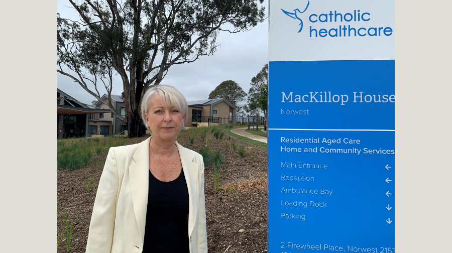 7 - Julie eDM use this 900 x 504 px